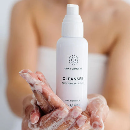 SKINFORMULAS PURYFYING SALICILIC CLEANSER - PRAUSIKLIS SU SALICILO RŪGŠTIMI IR PREBIOTIKAIS 100 ml. - SKINBIO.lt