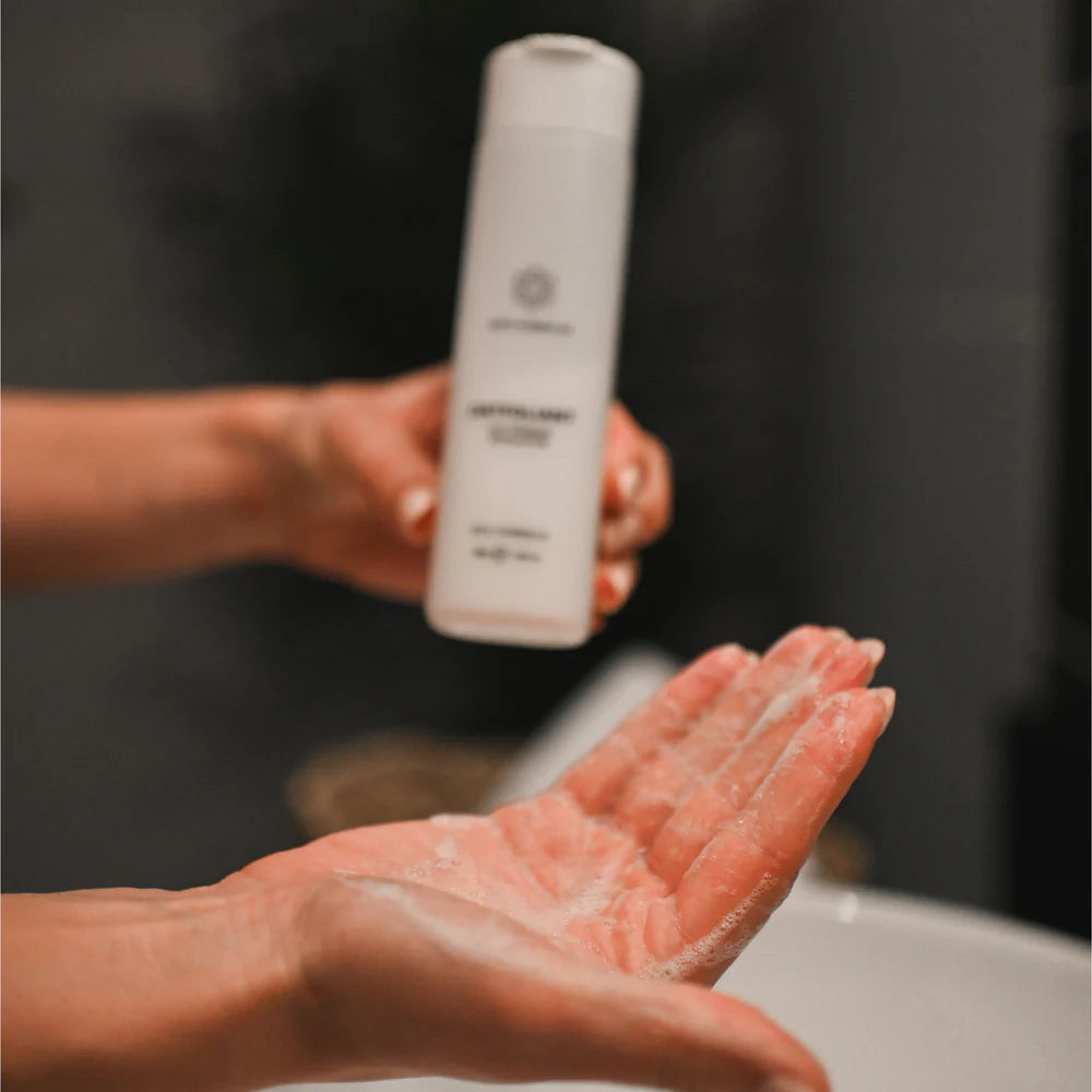 SKINFORMULAS OAT POWDER EXFOLIATOR - PRAUSIKLIS SU AVIŽOMIS JAUTRIAI ODAI 55G. - SKINBIO.lt